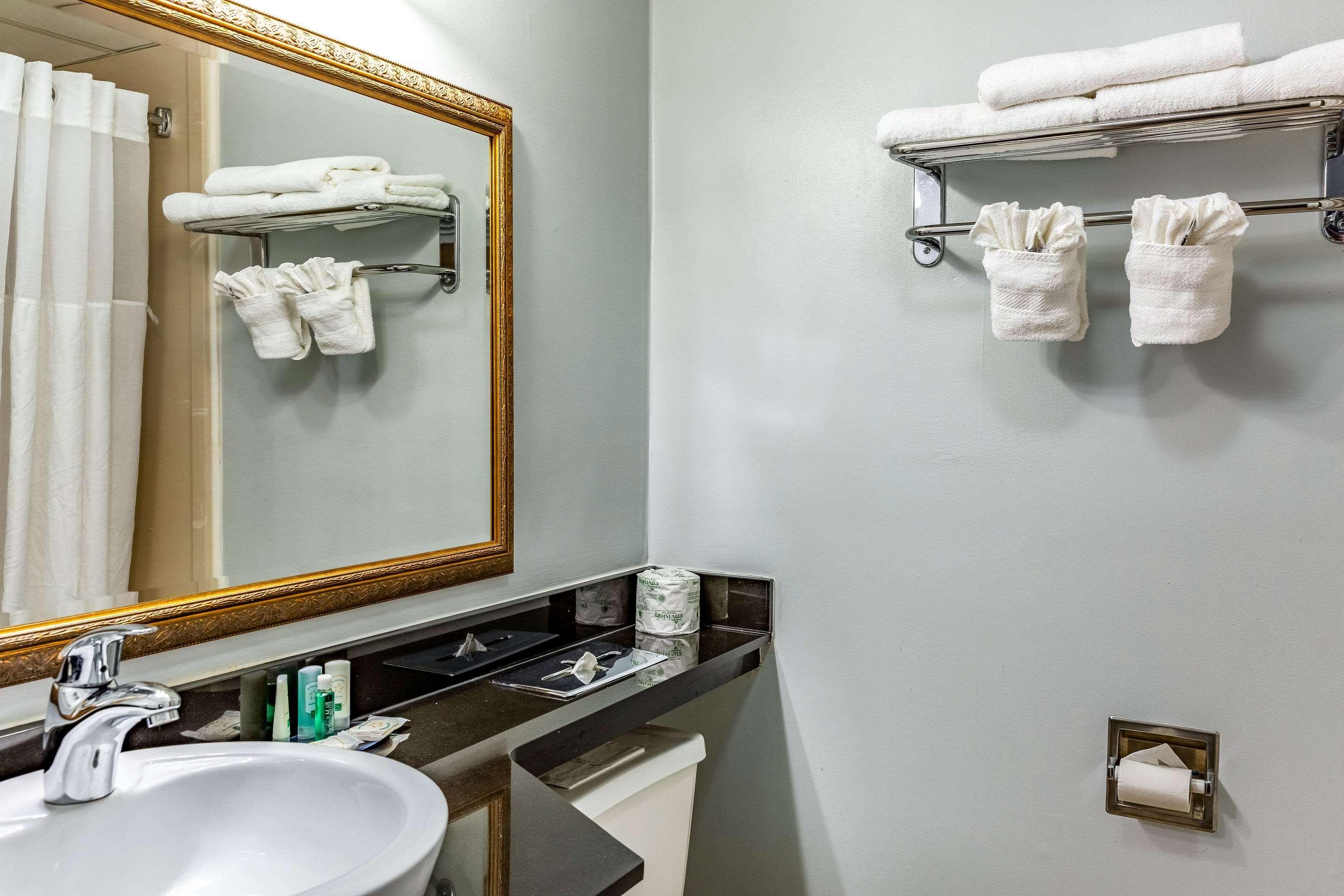 Quality Inn East Stroudsburg - Poconos Buitenkant foto