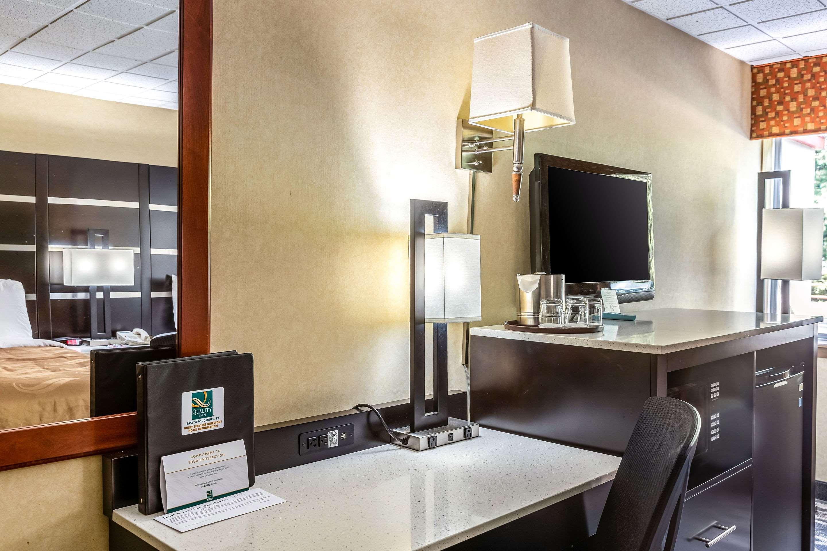 Quality Inn East Stroudsburg - Poconos Buitenkant foto