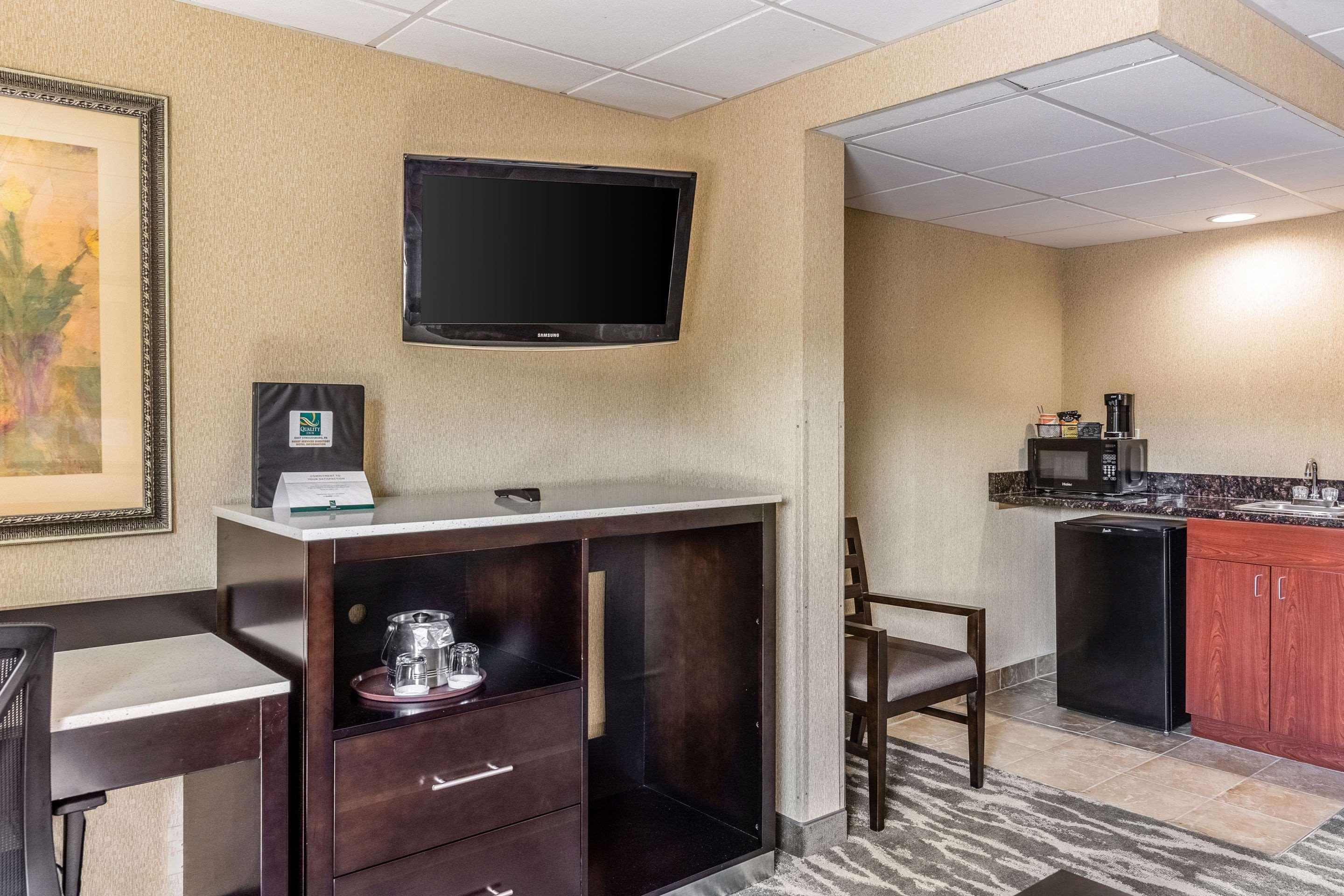 Quality Inn East Stroudsburg - Poconos Buitenkant foto