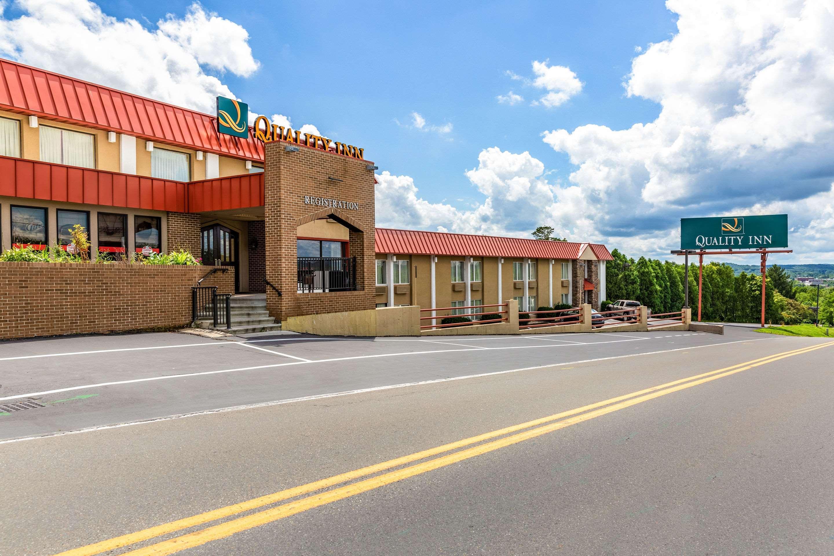 Quality Inn East Stroudsburg - Poconos Buitenkant foto