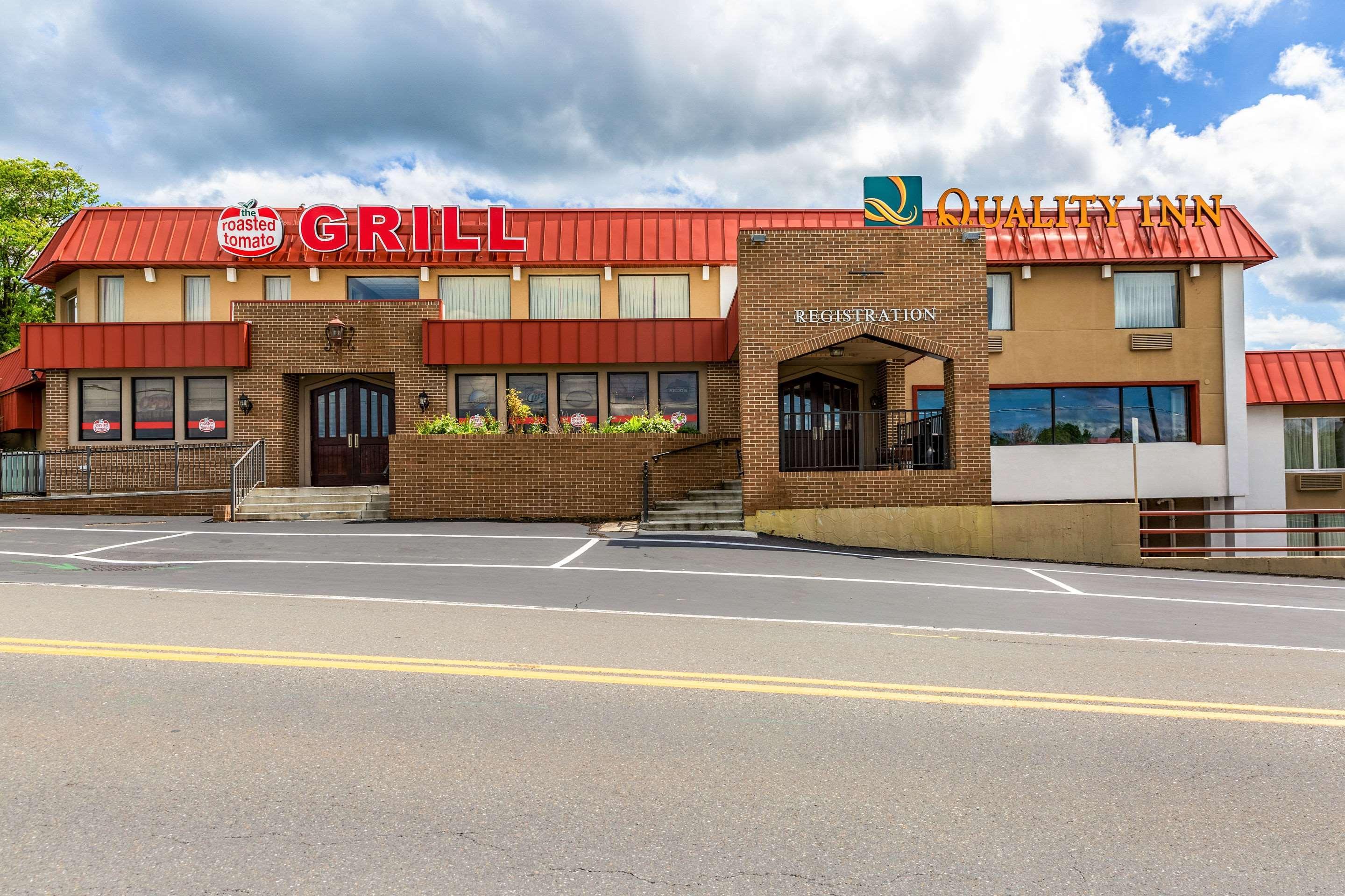 Quality Inn East Stroudsburg - Poconos Buitenkant foto