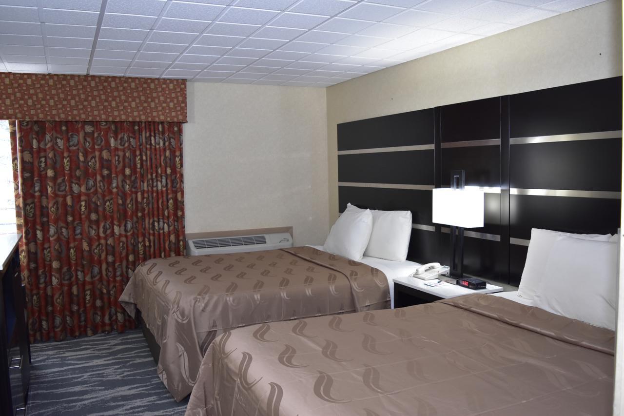 Quality Inn East Stroudsburg - Poconos Buitenkant foto