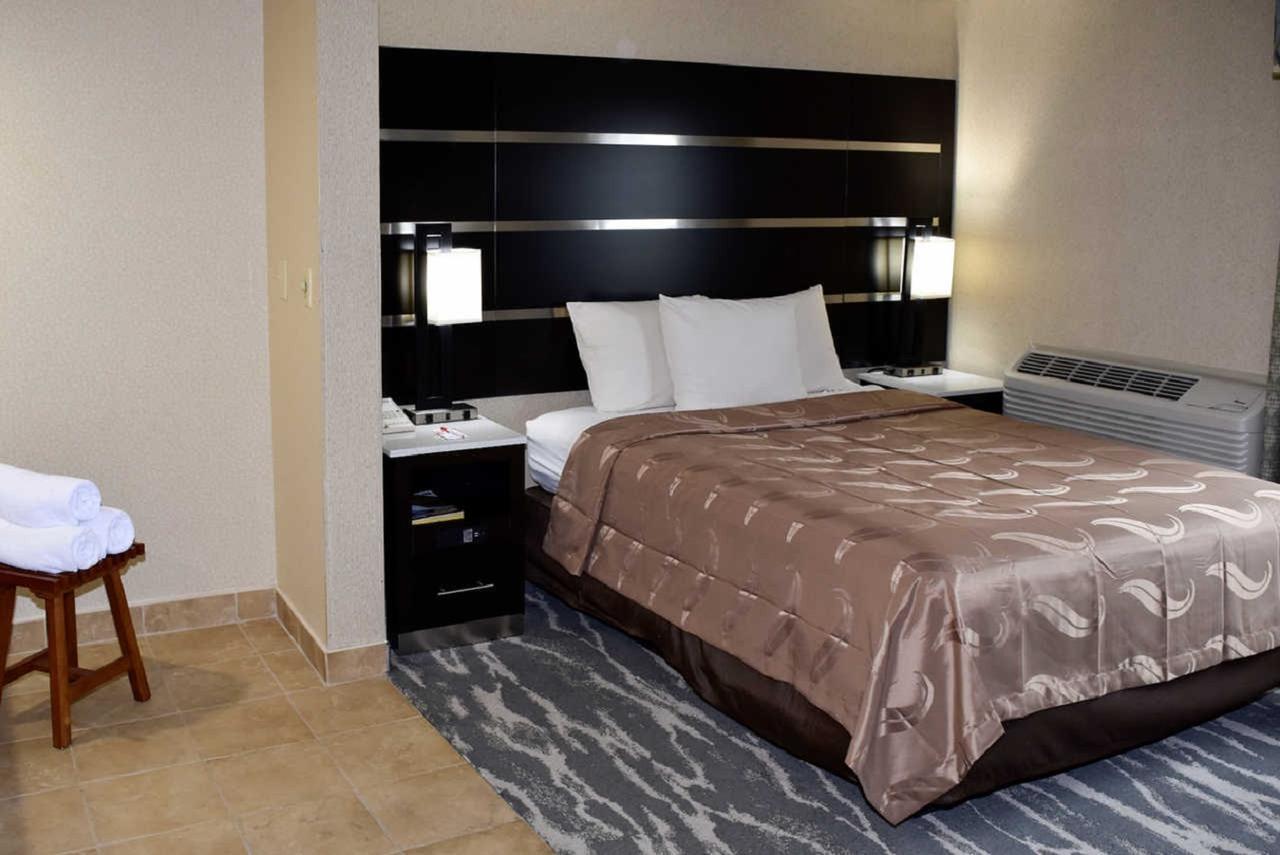 Quality Inn East Stroudsburg - Poconos Buitenkant foto